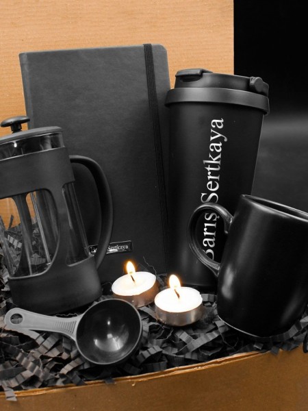 Kişiye Özel 500 ML Çelik Termos & Ölçekli French Press & Kişiye Özel Plakalı Defter & Siyah Kupa & İkili Mum