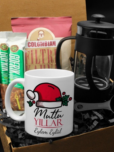 Kişiye Özel Mutlu Yıllar Tasarımlı Kupa & French Press & Columbian Filtre Kahve & İkili Gofrik Hediye Seti
